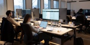 Work Guru Says Firms Blaming AI for Layoffs Are Really Driven by Fear