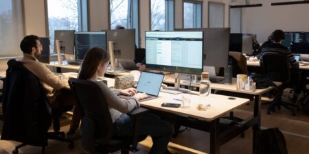 Work Guru Says Firms Blaming AI for Layoffs Are Really Driven by Fear