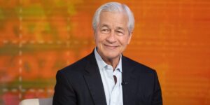 Jamie Dimon Says AI Isn’t a Bubble but Some Projects May Not Work Out