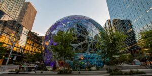 Amazon Laid Off Some Employees Via Early-Morning Text Messages Amazon Laid Off Some Employees Via Early-Morning Text Messages