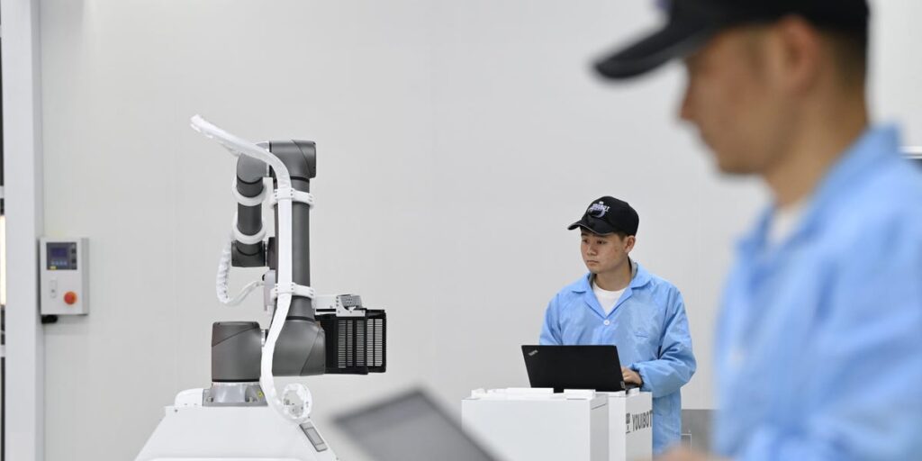 AI Pioneer Says Big Tech’s Trillion-Dollar Race Could Destroy Humanity AI Pioneer Says Big Tech’s Trillion-Dollar Race Could Destroy Humanity