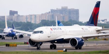 Delta Crew Member’s Slide Mistake May Cost the Airline 0,000 Delta Crew Member’s Slide Mistake May Cost the Airline 0,000