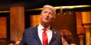 ‘SNL’ Returns to a Perilous Late-Night Climate