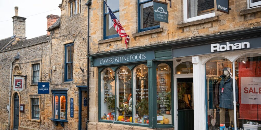 American Money Is Turning the Cotswolds Into the ‘Hamptons of England’ American Money Is Turning the Cotswolds Into the ‘Hamptons of England’