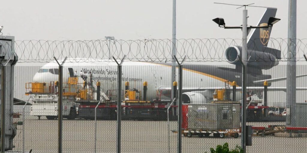 UPS Plane That Crashed Had ‘Fatigue Cracks,’ Says Federal Report UPS Plane That Crashed Had ‘Fatigue Cracks,’ Says Federal Report