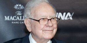 Warren Buffett Life Advice: Decide What You Want Your Obituary to Say Warren Buffett Life Advice: Decide What You Want Your Obituary to Say