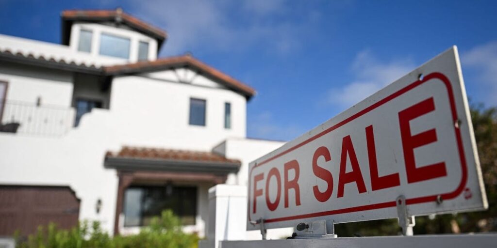 Wealthy Home Sellers Are Making Risky Offers to Drum up Buyer Interest Wealthy Home Sellers Are Making Risky Offers to Drum up Buyer Interest