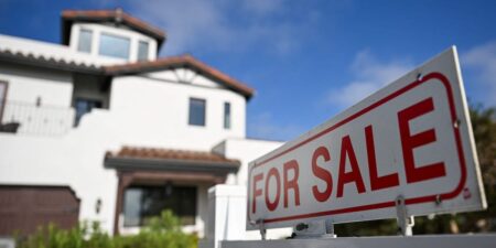 Wealthy Home Sellers Are Making Risky Offers to Drum up Buyer Interest Wealthy Home Sellers Are Making Risky Offers to Drum up Buyer Interest
