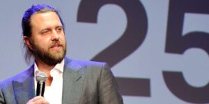 Fraud Jury Hears How Netflix Director Lost Fortune on Options Trades Fraud Jury Hears How Netflix Director Lost Fortune on Options Trades