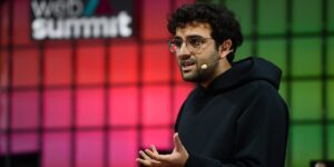 Kalshi CEO Compared Polymarket Rivalry to Brady-Manning, Ronaldo-Messi Kalshi CEO Compared Polymarket Rivalry to Brady-Manning, Ronaldo-Messi