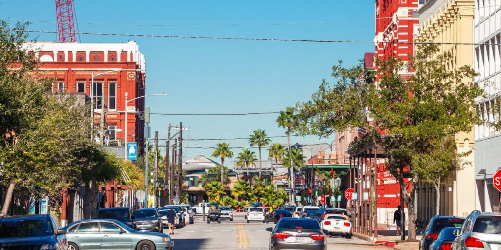 Lived on Road for 2 Years Before Finding Perfect Home in Texas Lived on Road for 2 Years Before Finding Perfect Home in Texas