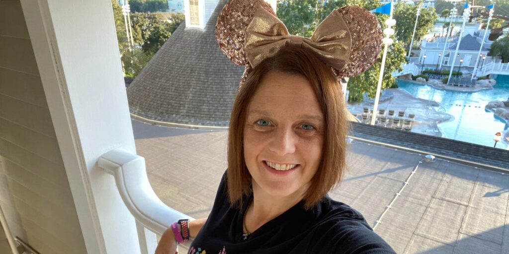 Things a Disney Travel Planner Packs for Parks + What She Never Brings Things a Disney Travel Planner Packs for Parks + What She Never Brings