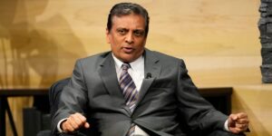 FedEx CEO Explains Why Regular Humanoid Robots Can’t Get the Job Done