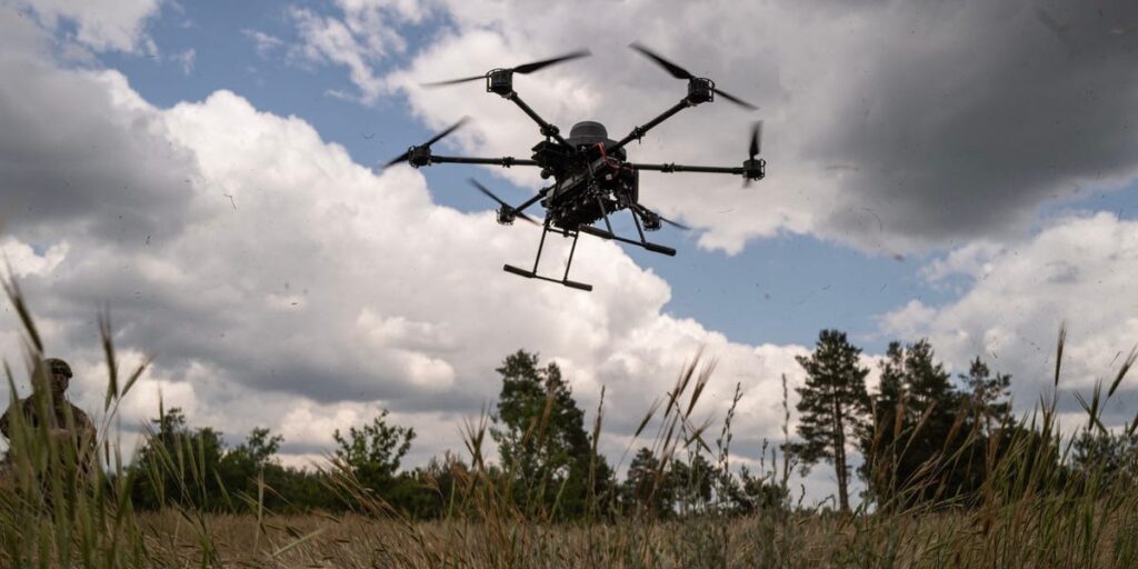 Ukraine Robot Maker Said Soldier Surprise Him, Use Drone to Drop Them Close to Russia