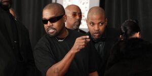 Ye Apologizes in Full-Page Ad, Shouts Out Reddit Forums