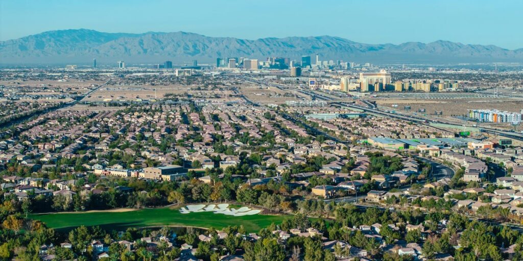 Billionaires are fleeing California for Nevada — and not for the nightlife Billionaires are fleeing California for Nevada — and not for the nightlife