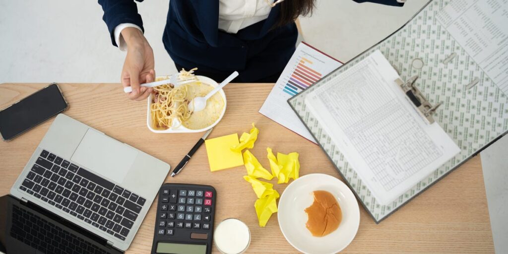 Another sign that Wall Street’s booked and busy? Goldman Sachs has upped its late-night dinner budget for bankers.