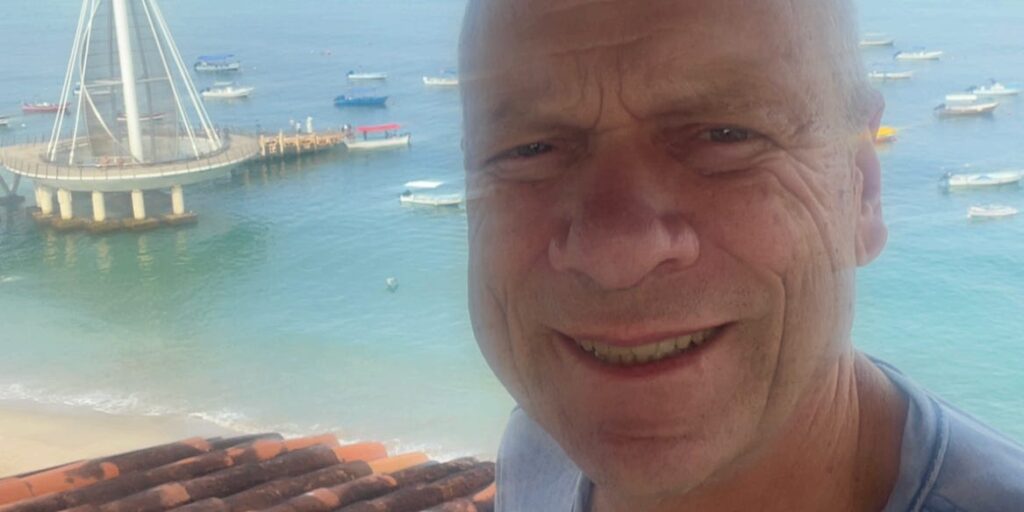 I flew to Puerto Vallarta to escape the blizzard in New Jersey. Now I’m sheltering from cartel violence.