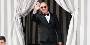 Jeff Bezos made a mess at the Washington Post. It’s up to him to fix it.