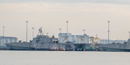 2 of the US’ 3 mine-hunting ships assigned to the Middle East were just seen in Asia 2 of the US’ 3 mine-hunting ships assigned to the Middle East were just seen in Asia