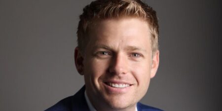 4 mistakes job seekers make when interviewing, according to a negotiation coach