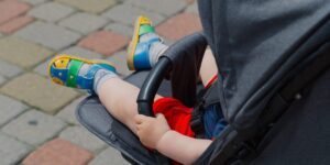 I found making friends as a new mom so hard. A stranger on the street changed everything.