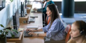 As middle managers thin out, companies hand sales training to AI simulations