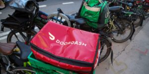 Uber, Lyft, and DoorDash are dangling new incentives as gas prices squeeze drivers. We break them down. Uber, Lyft, and DoorDash are dangling new incentives as gas prices squeeze drivers. We break them down.