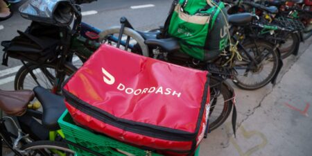 Uber, Lyft, and DoorDash are dangling new incentives as gas prices squeeze drivers. We break them down. Uber, Lyft, and DoorDash are dangling new incentives as gas prices squeeze drivers. We break them down.