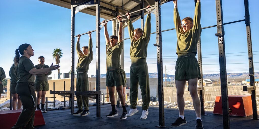 Can’t do a pull-up? This Marine colonel told us how to get your first rep Can’t do a pull-up? This Marine colonel told us how to get your first rep
