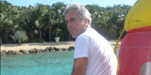 Diamonds and hard drives from Jeffrey Epstein’s safe went missing for 5 days. Now we know where they went. Diamonds and hard drives from Jeffrey Epstein’s safe went missing for 5 days. Now we know where they went.