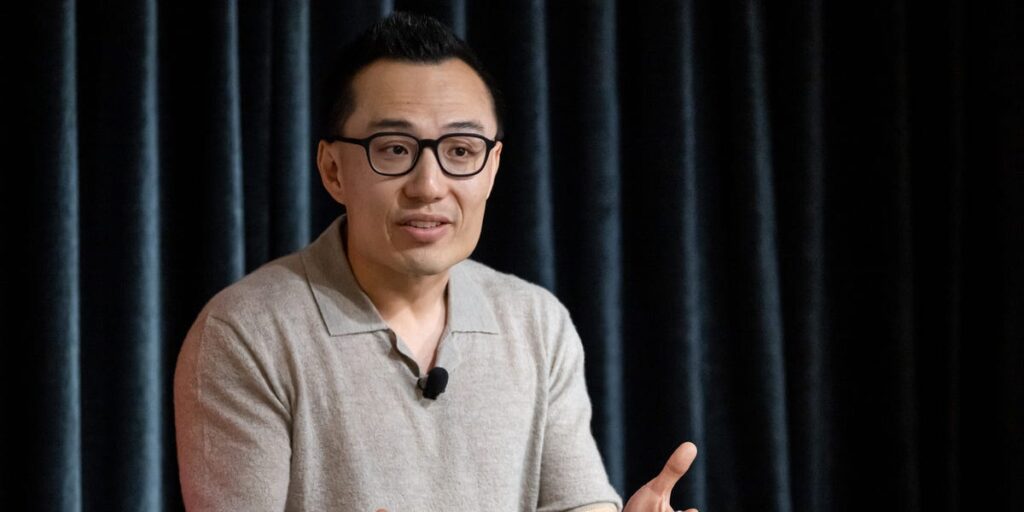 DoorDash CEO Tony Xu says he likes getting 2,000-word emails from delivery workers. It helps him fix their issues. DoorDash CEO Tony Xu says he likes getting 2,000-word emails from delivery workers. It helps him fix their issues.
