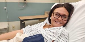 A 20-year-old woman had waves of stomach pain for months. She was eventually diagnosed with stage 2 colon cancer.