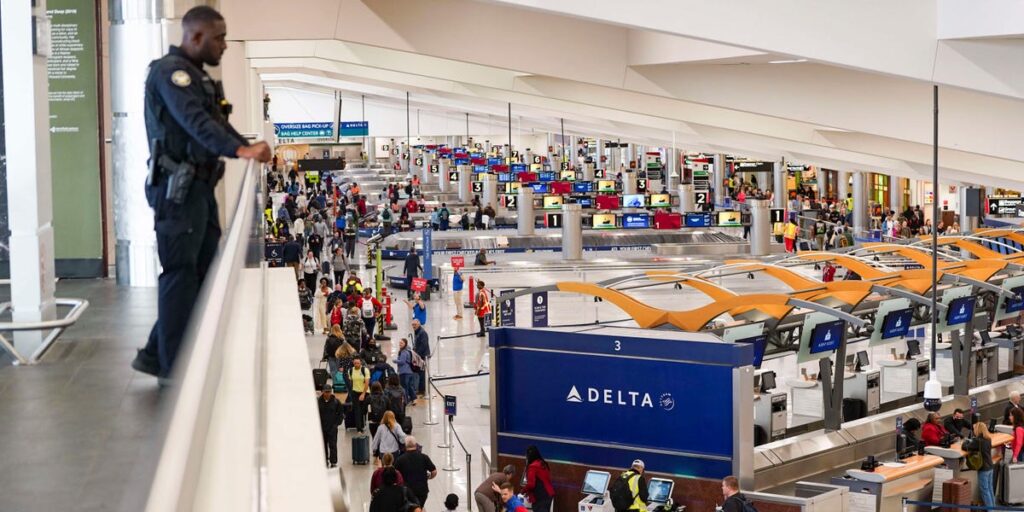 After weeks of huge lines, TSA waits at America’s busiest airport have plummeted from 4 hours to 5 minutes After weeks of huge lines, TSA waits at America’s busiest airport have plummeted from 4 hours to 5 minutes