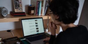 Gen Z is trying to log their way out of doomscrolling Gen Z is trying to log their way out of doomscrolling