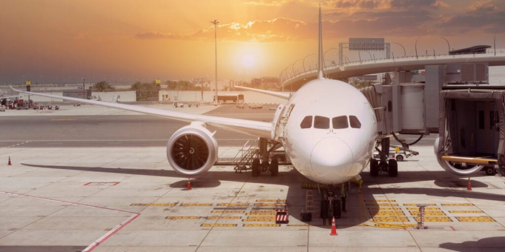 How wealthy people are getting out of the Middle East: 0,000 charter flights and chauffeured drives across borders