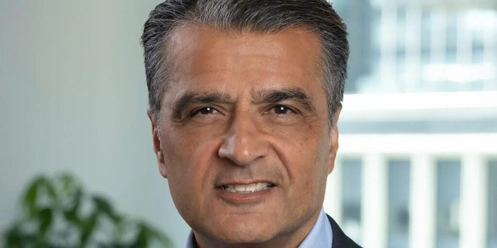 .1 billion Paloma Partners is cutting staff, including its strategy and marketing execs, following a business revamp