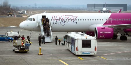 Airline stocks are dropping as Trump’s Hormuz blockade intensifies fears of a jet fuel shortage Airline stocks are dropping as Trump’s Hormuz blockade intensifies fears of a jet fuel shortage