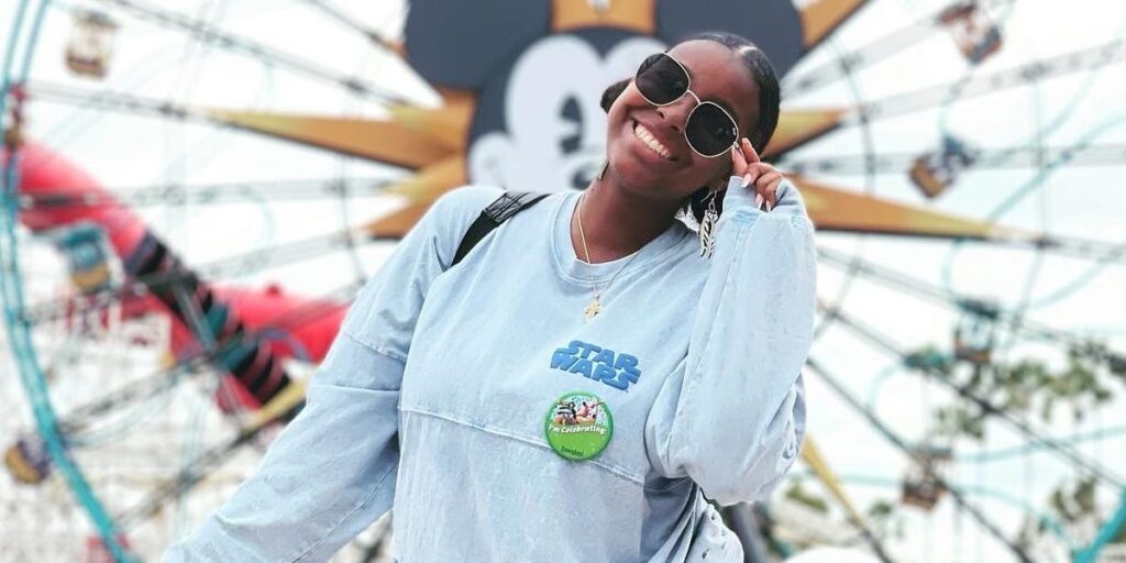 I used to be a VIP tour guide at Disneyland. Here are 5 things you should never do in the parks.