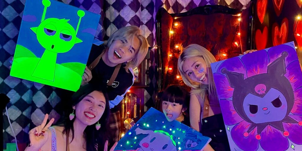 A 19-year-old opened an art studio, panicked 2 weeks in, and then turned it into a 0,000 viral hit. Here’s how. A 19-year-old opened an art studio, panicked 2 weeks in, and then turned it into a 0,000 viral hit. Here’s how.