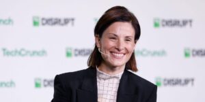 A top Netflix exec explains the streamer’s plan to conquer your phone