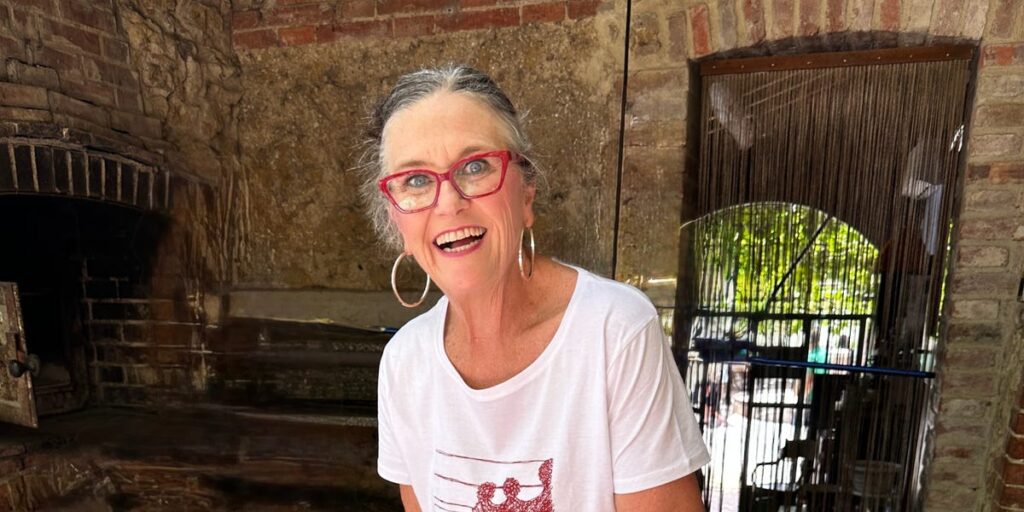 At 48, I left my Virginia teaching job and moved to Italy. A Facebook group I started for women led me to start my own business.