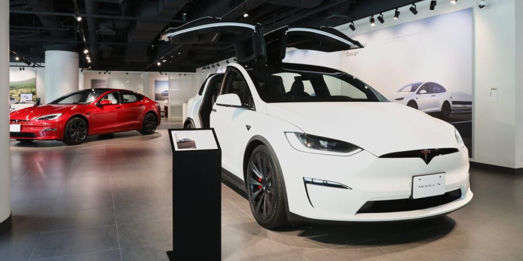 Elon Musk says Tesla only has ‘a few hundred’ Model S and X in stock as the vehicles near end of life cycle Elon Musk says Tesla only has ‘a few hundred’ Model S and X in stock as the vehicles near end of life cycle