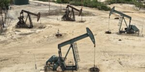 Oil prices climb as US-Iran peace talks stall