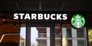 Starbucks is making big changes to how staff get paid. Read the memo.