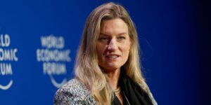 24 retail CEOs made as much in a day as their typical employee earned in a year — and a big one didn’t 24 retail CEOs made as much in a day as their typical employee earned in a year — and a big one didn’t