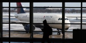 Delta is canceling hundreds of flights due to crew and scheduling challenges, an internal memo shows