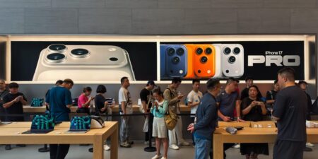 Samsung’s phone delay handed Apple an opening for a big iPhone year