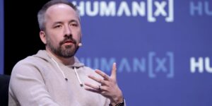 Read the Dropbox memos about CEO Drew Houston’s plan to train his replacement and step down Read the Dropbox memos about CEO Drew Houston’s plan to train his replacement and step down