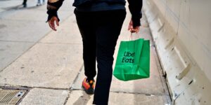 Uber and DoorDash bet on higher earners. It’s paying off big.